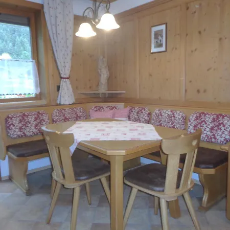 Haus Margit شقة